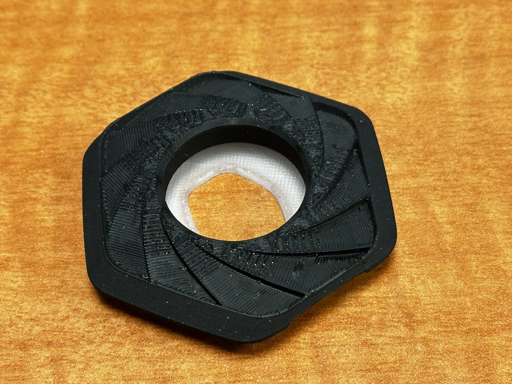 Nắp bơm hình iris CoolerMaster Atmos