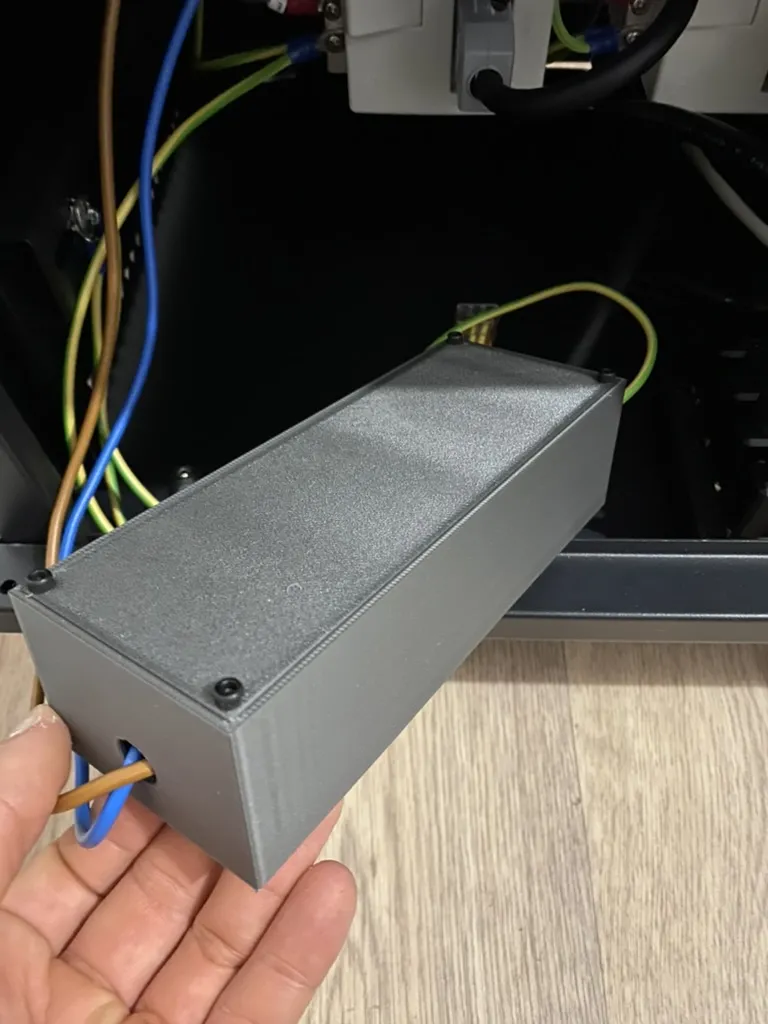 Bộ lọc EMI Schaffner 20A trong hộp bảo vệ