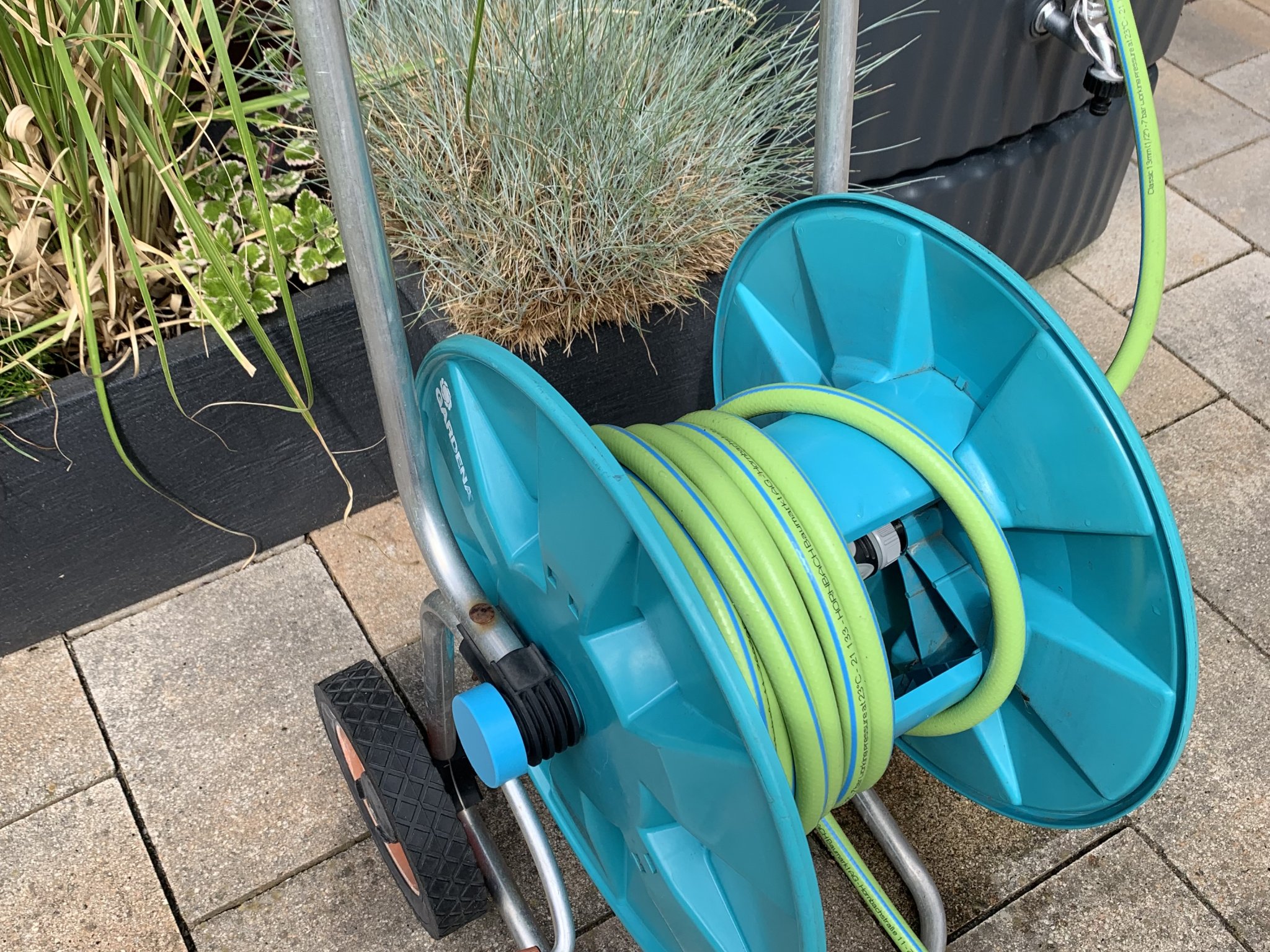 Sửa chữa trục nối ống nước cho xe đẩy Gardena