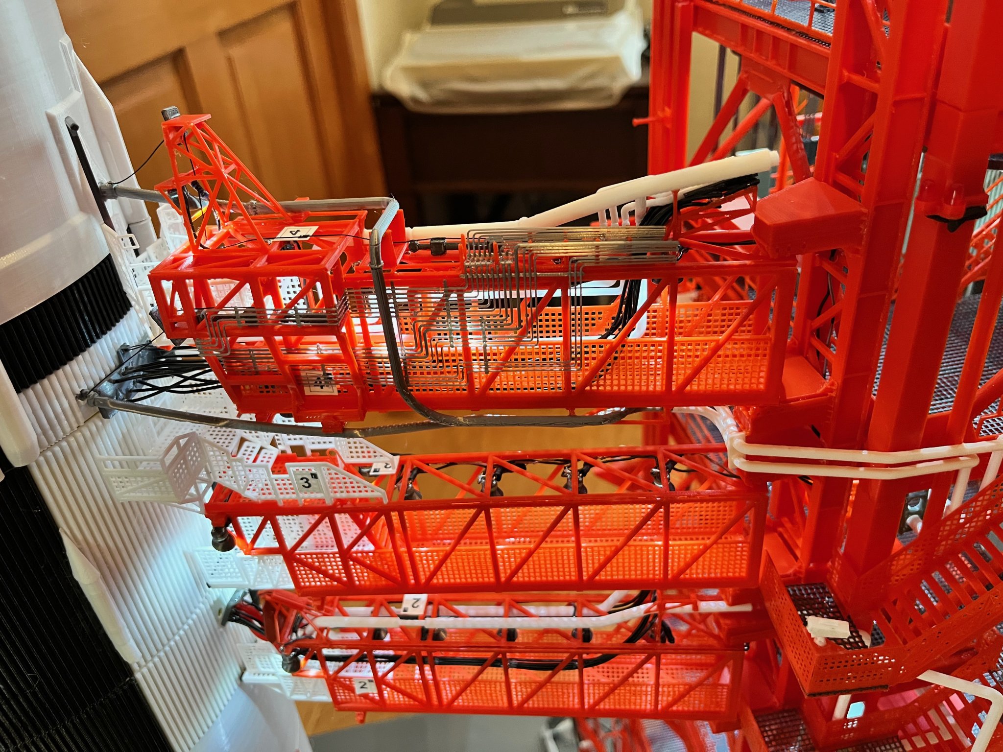 Cánh tay xoay Apollo LUT số 4 cho tháp umbilical