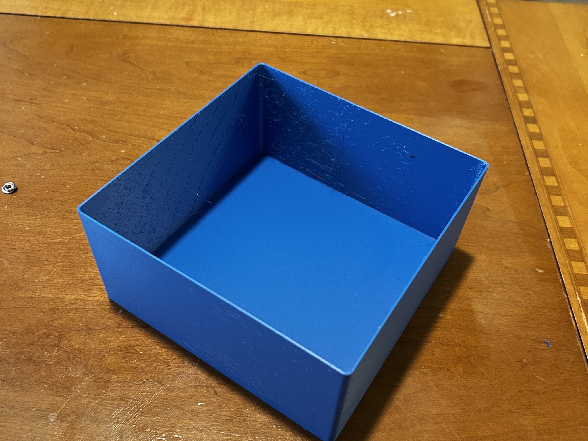 Thùng rác nhỏ 6in x 6in x 3in cho chất thải filament