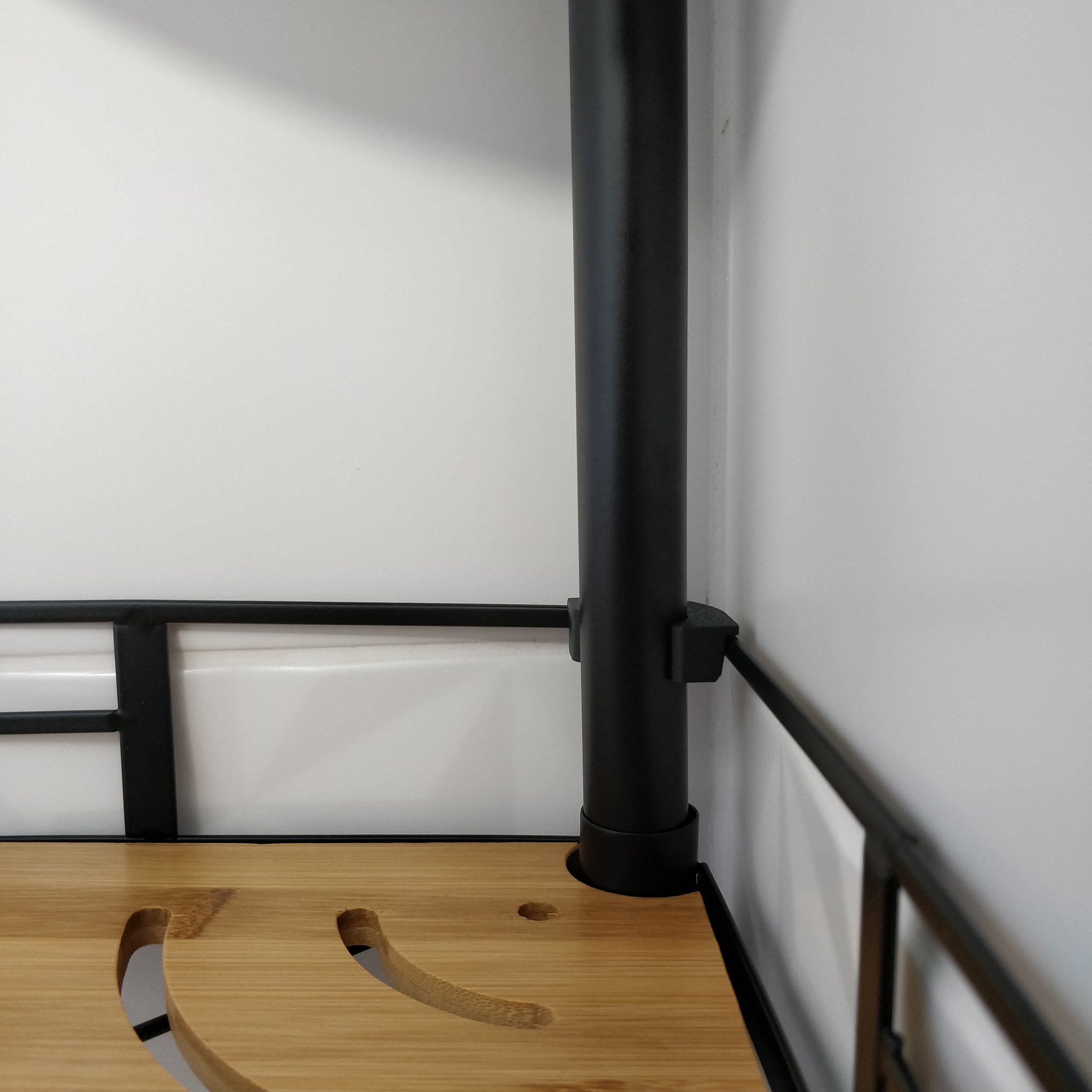 Cale giữ thẳng giá đỡ góc cho vòi sen