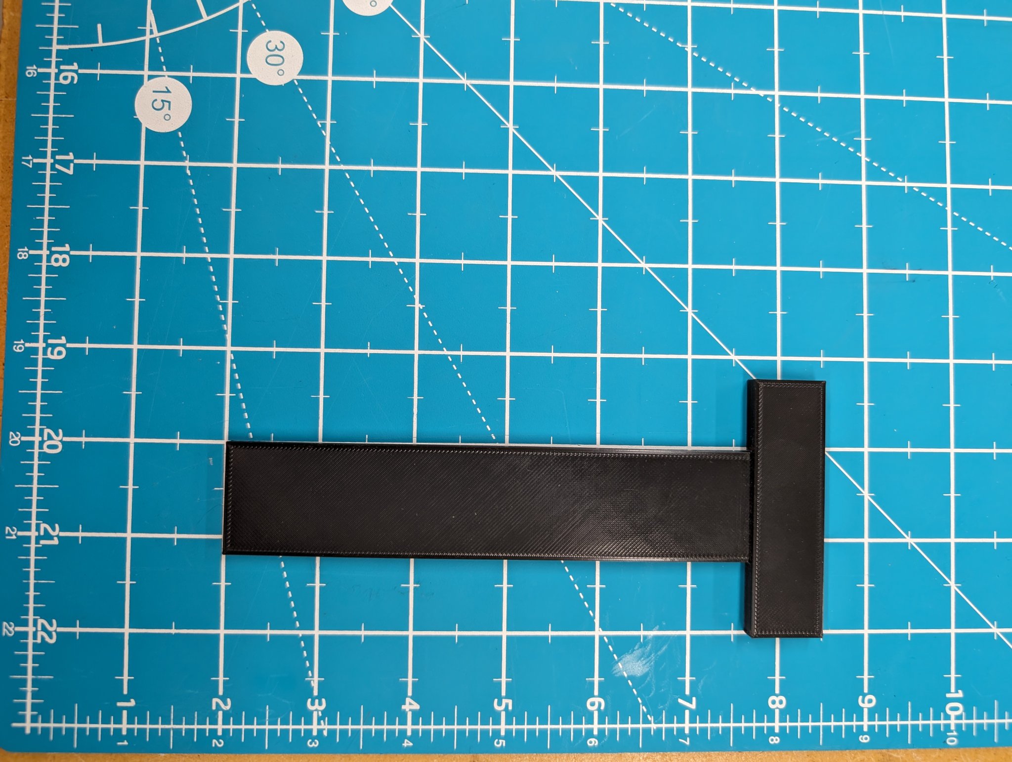 Thước kẻ 'T' nhỏ cho dự án cắt thẳng