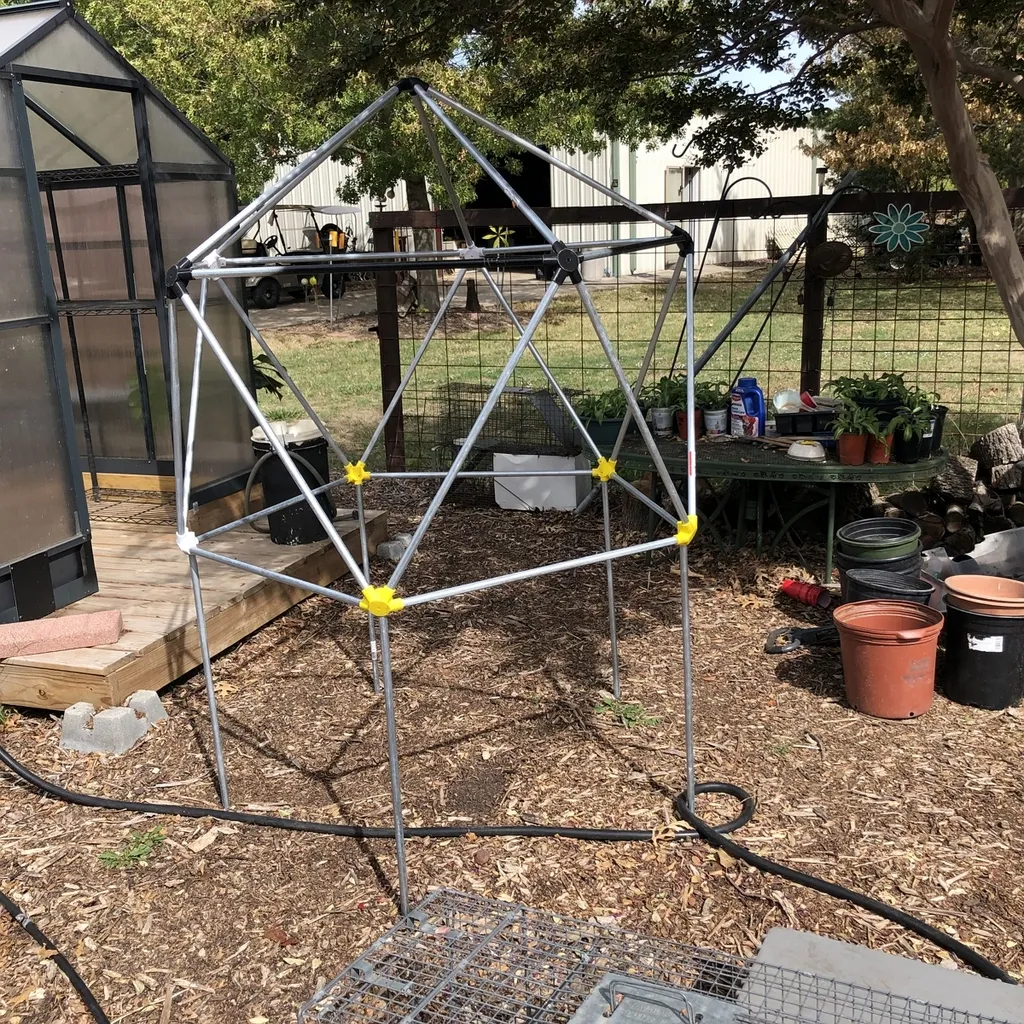 Góc mái vòm Godesic cho ống dẫn 1/2