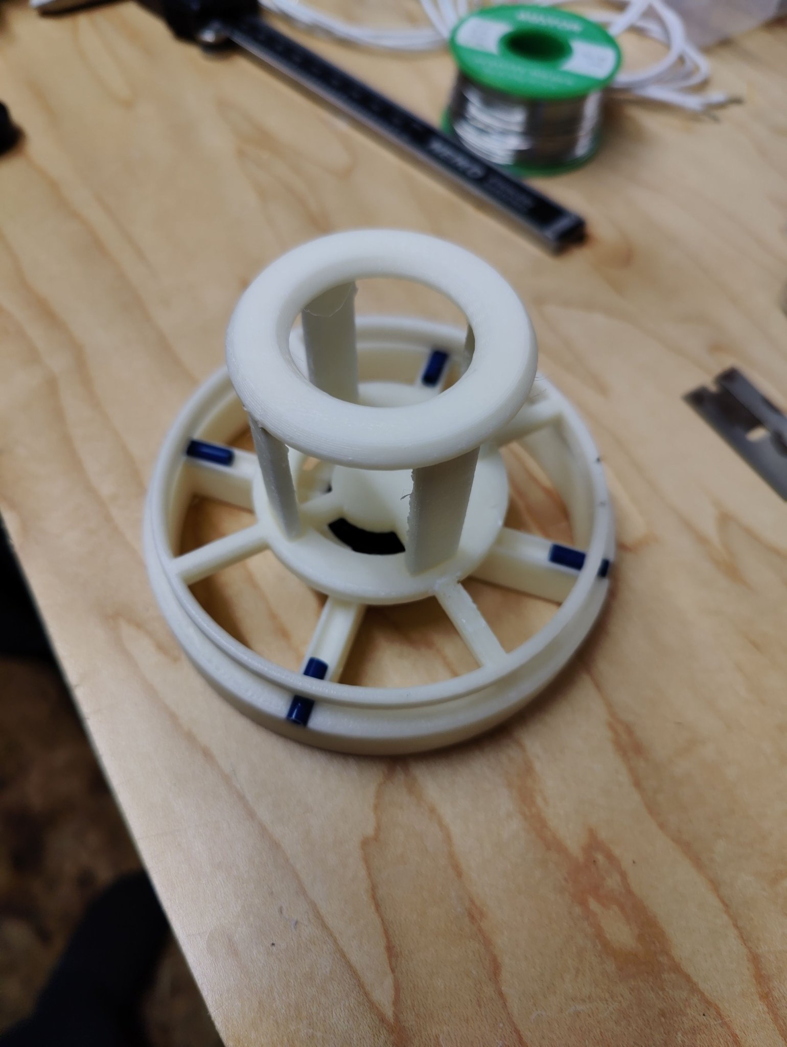 Giá đỡ cuộn ngang cho máy in 3D sử dụng vòng bi cao su