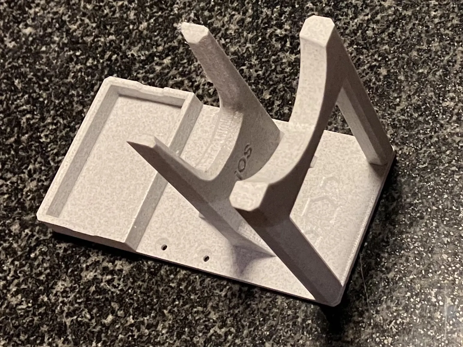 Giá đỡ súng bắn keo nóng cải tiến từ Marigu