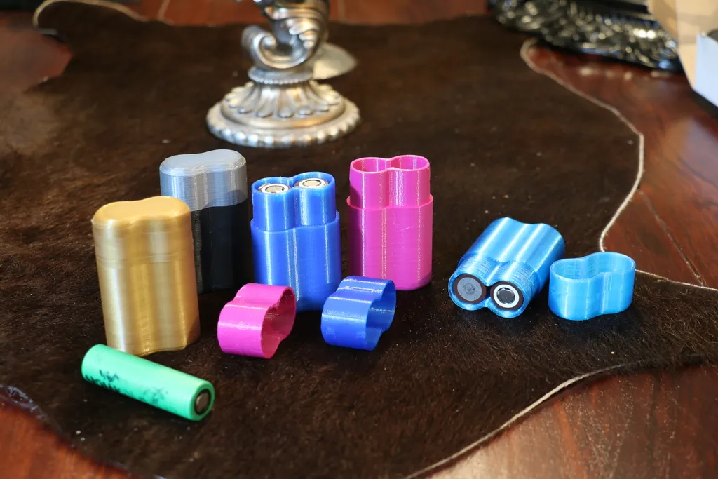 Hộp pin cho hai viên pin li-ion 18650