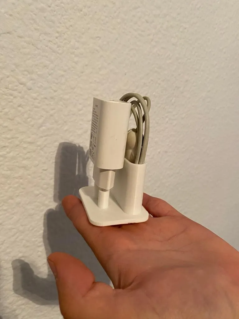 Giá đỡ sạc gọn gàng cho thiết bị điện tử