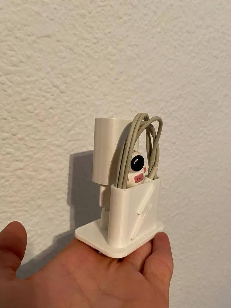 Giá đỡ sạc gọn gàng cho thiết bị điện tử