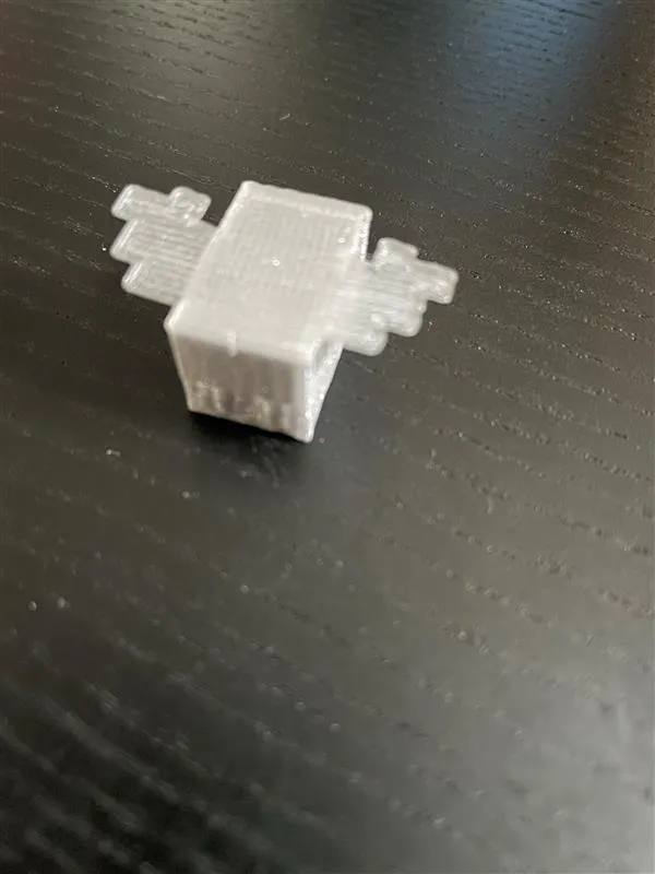 Mô hình ong trong Minecraft với chi tiết sống động