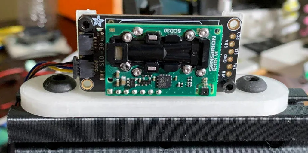 Giá đỡ cảm biến CO2 SCD-30 cho series 8020