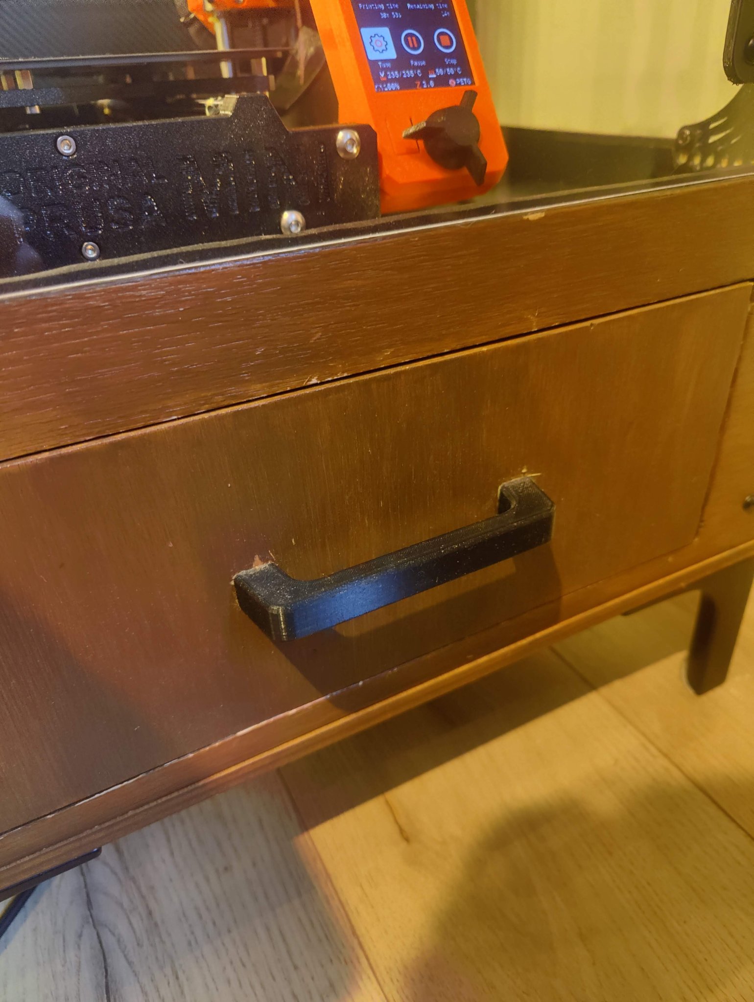 Tay nắm cho cửa tủ nhỏ hoặc ngăn kéo