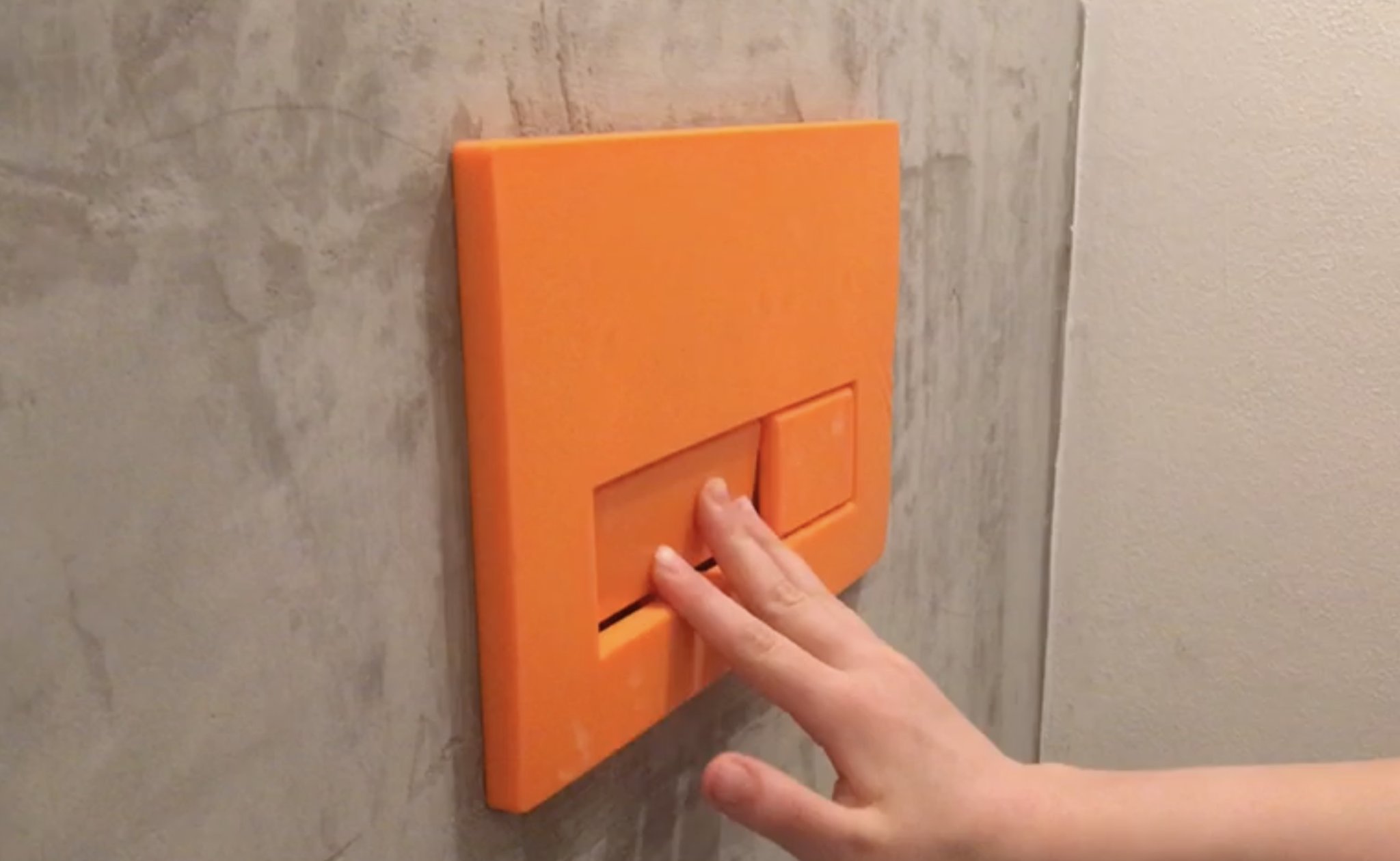 Nút xả kép Geberit in ấn nguyên khối không lò xo