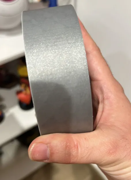 Giá đỡ tai nghe và chìa khóa có logo BMW