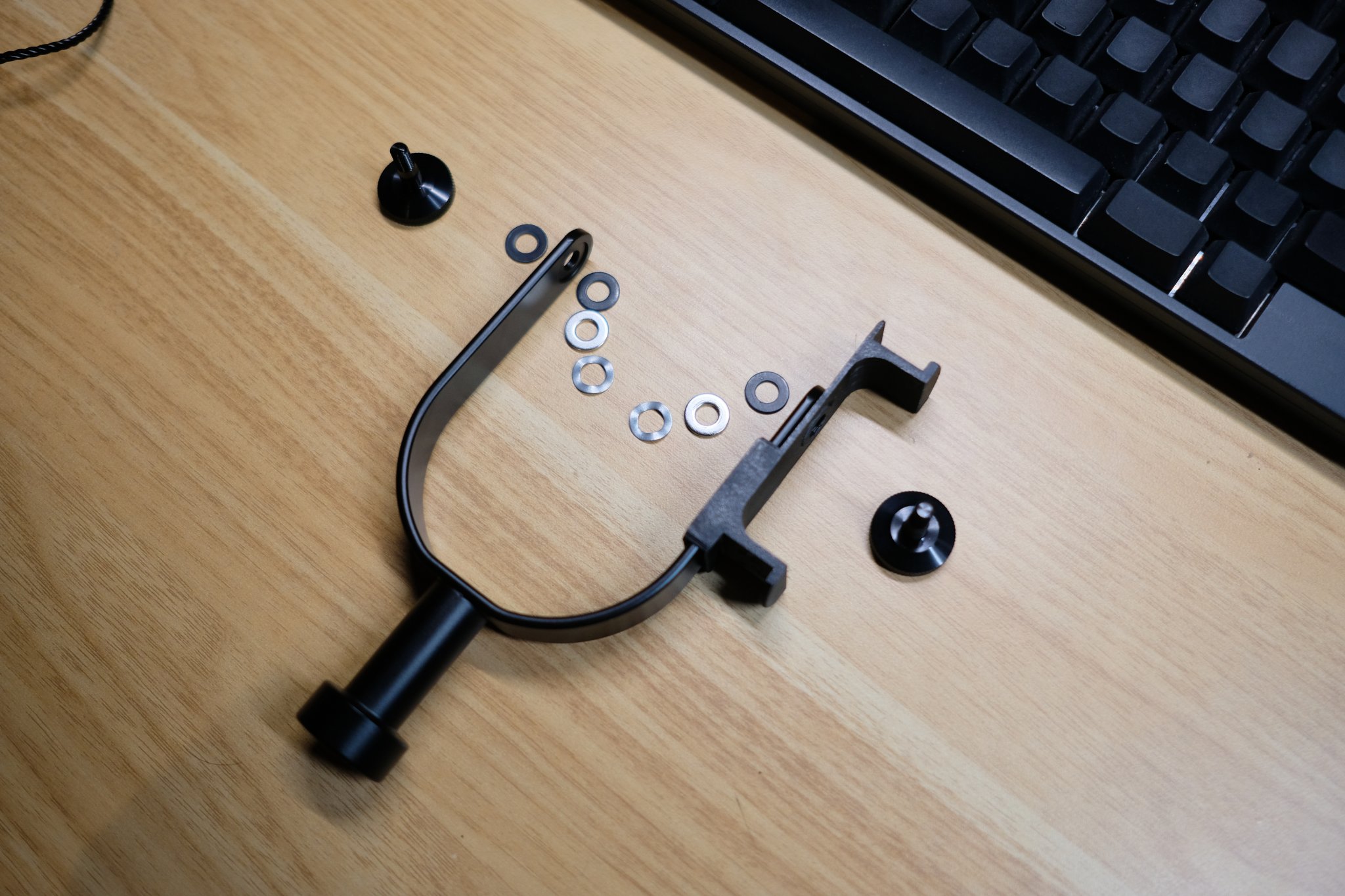 Giá đỡ tai nghe cho micro Shure MV7