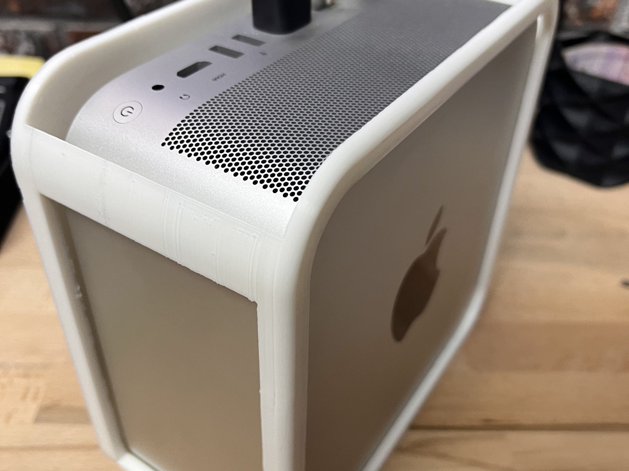 Giá đỡ treo tường hoặc dưới bàn cho Mac Studio