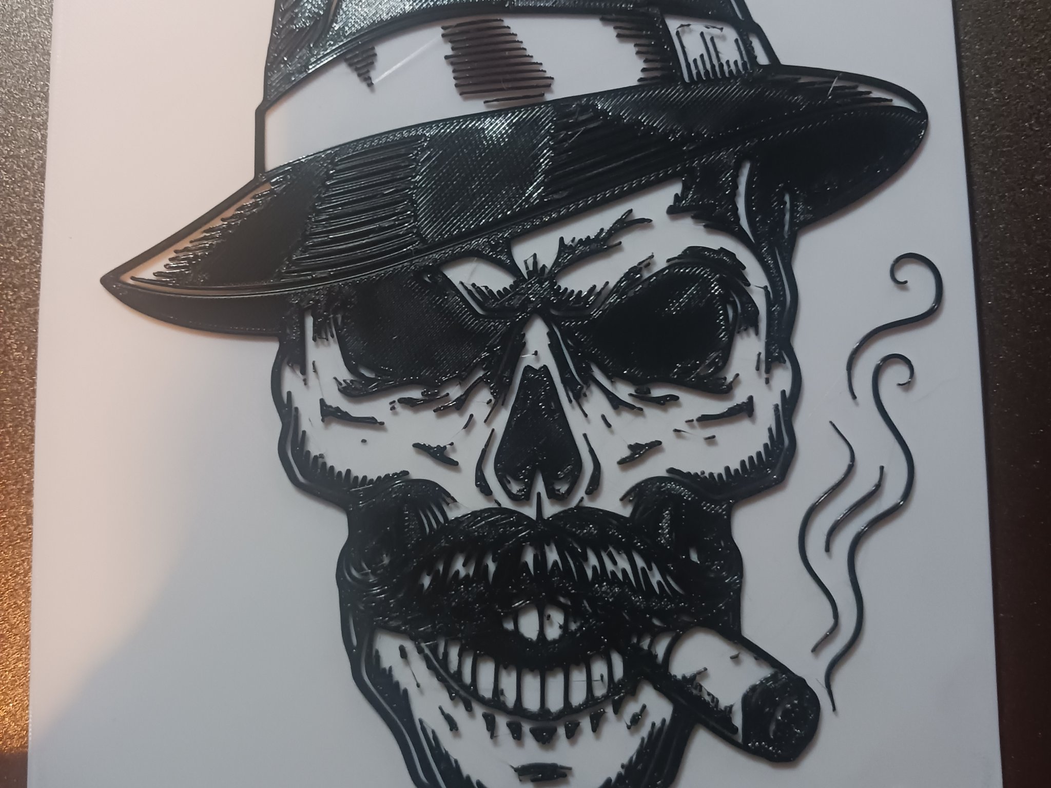 Biểu tượng đầu lâu khói in 3D hai màu