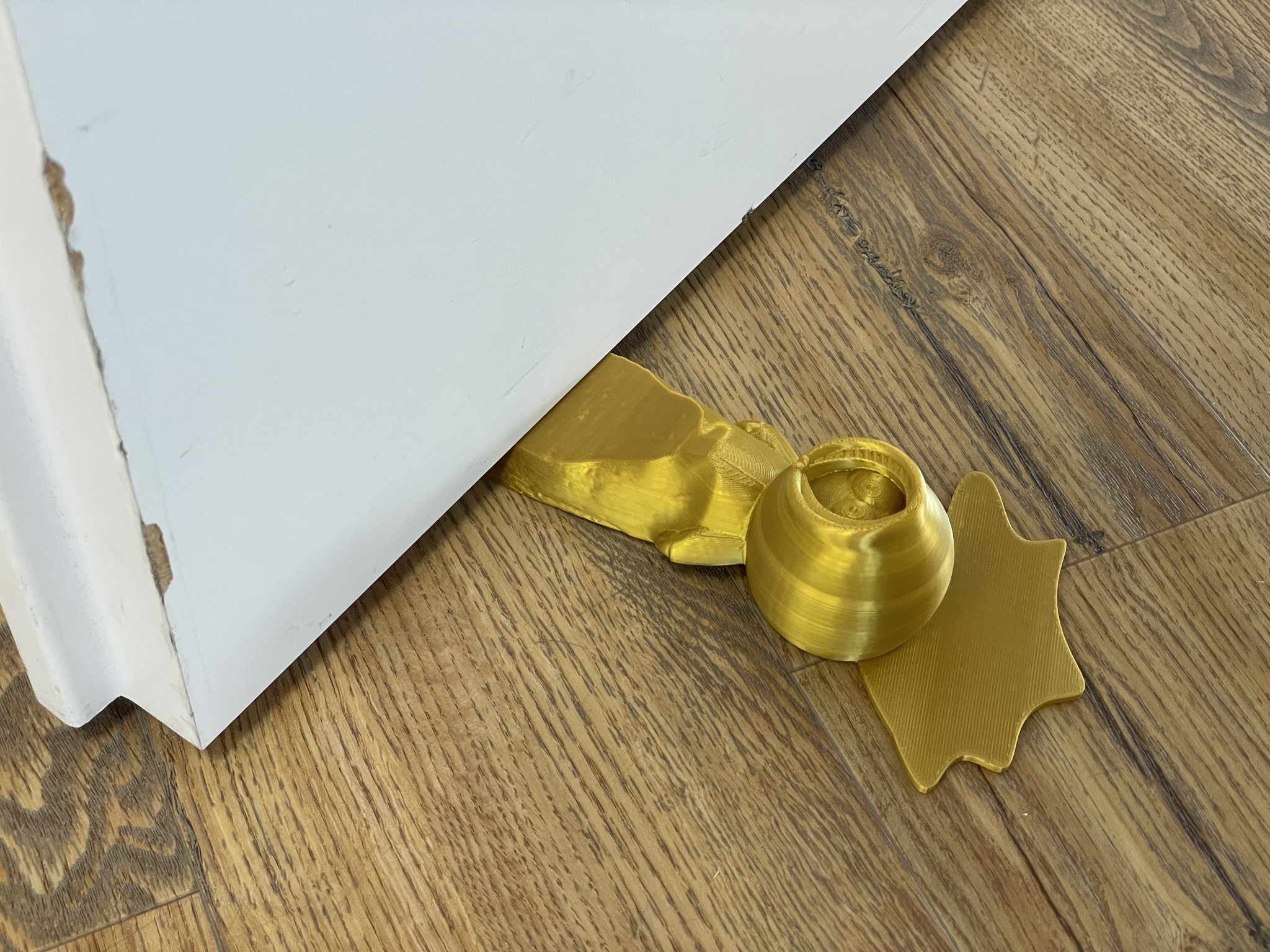 Kenny bị ép làm giá đỡ cửa độc đáo từ South Park