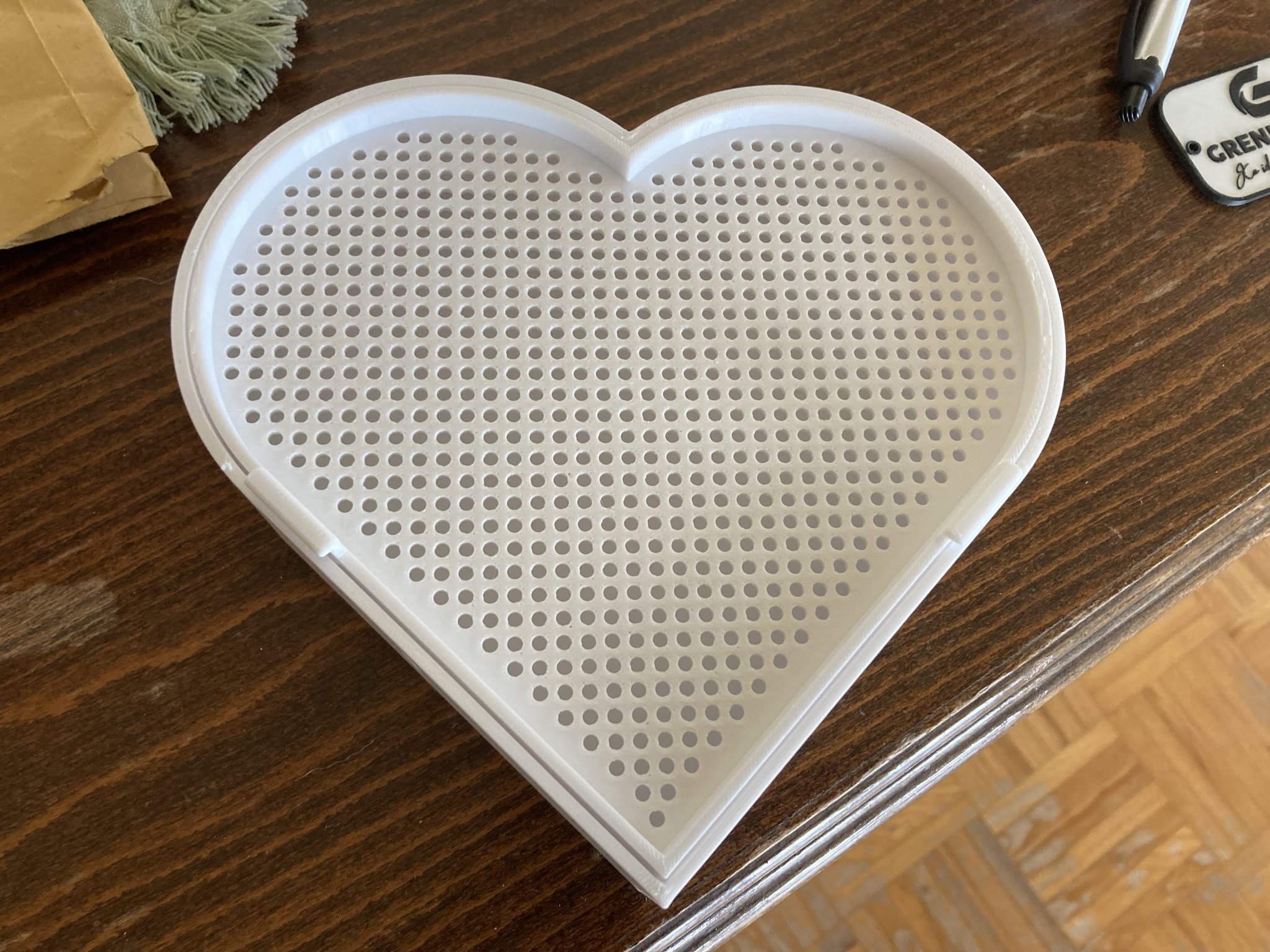 Chậu trồng cỏ cho mèo hình trái tim dành cho mèo trong nhà