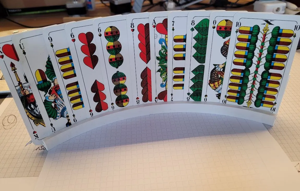 Giá đỡ bài chơi bài cho trẻ em và người khuyết tật