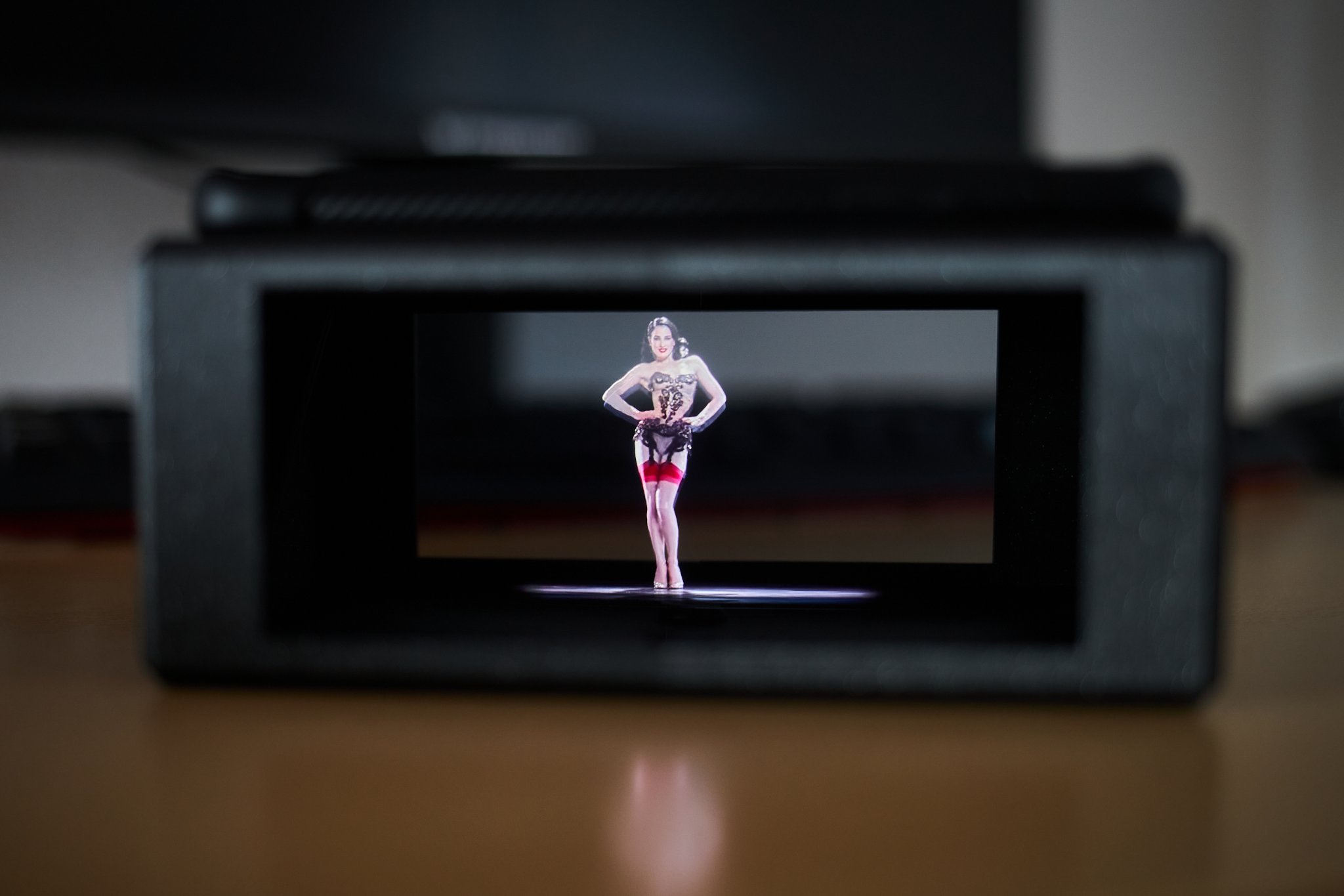 Hộp holographic màn hình rộng cho smartphone