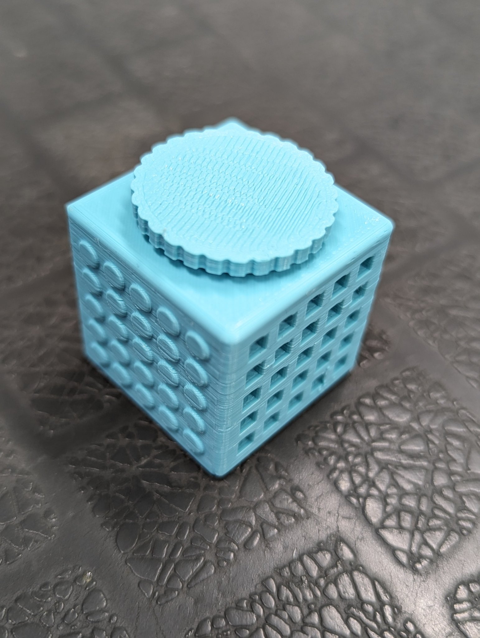 Khối Fidget giúp giảm căng thẳng và buồn chán