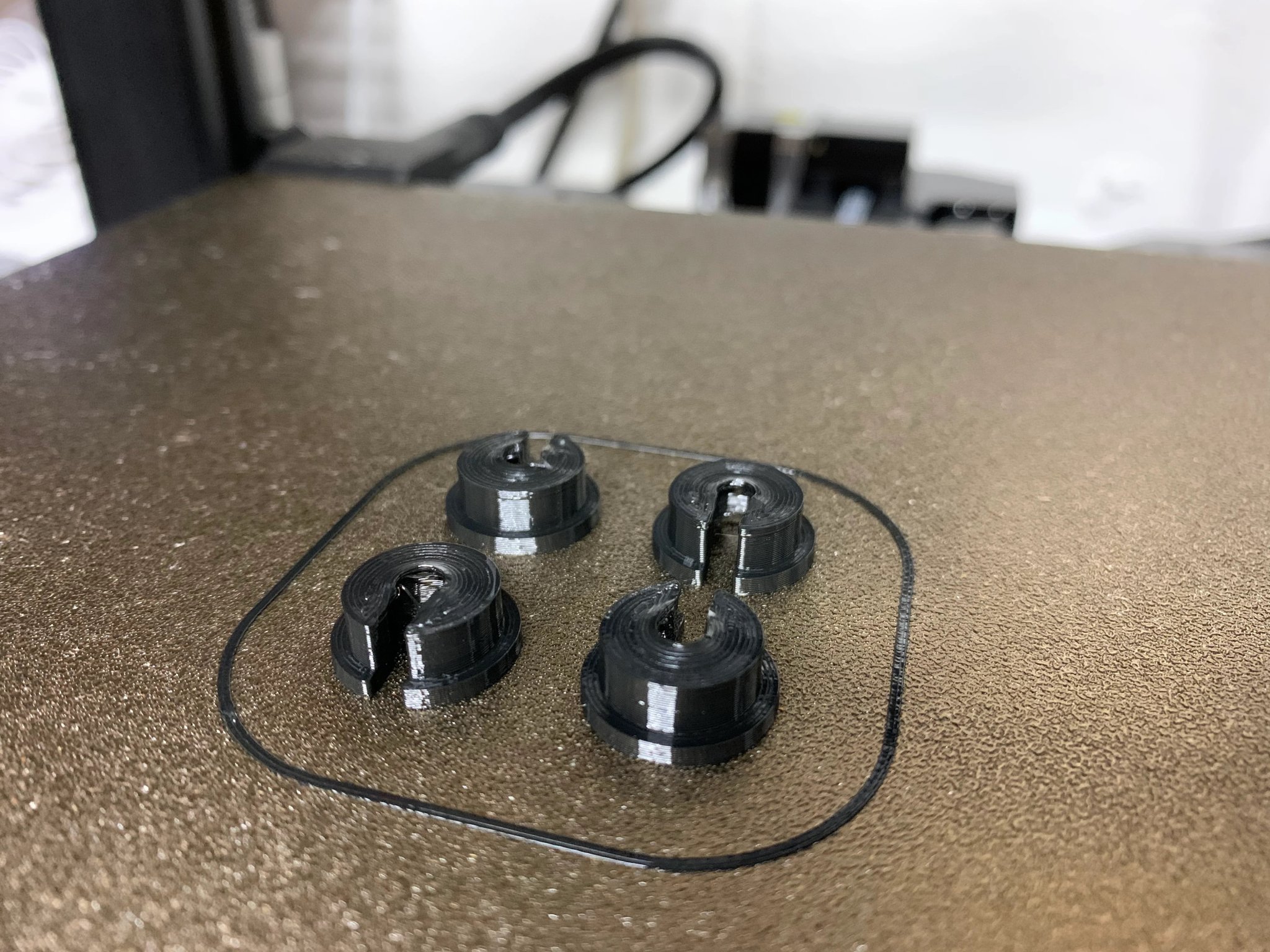 Giá đỡ lò xo UTB18 giúp hạ thấp trọng tâm