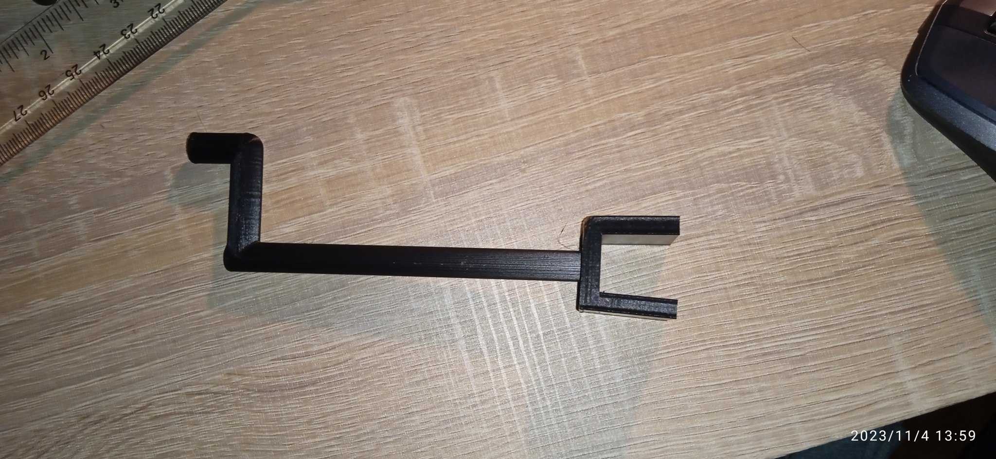 Giá treo đơn giản cho bàn dày 1.5cm