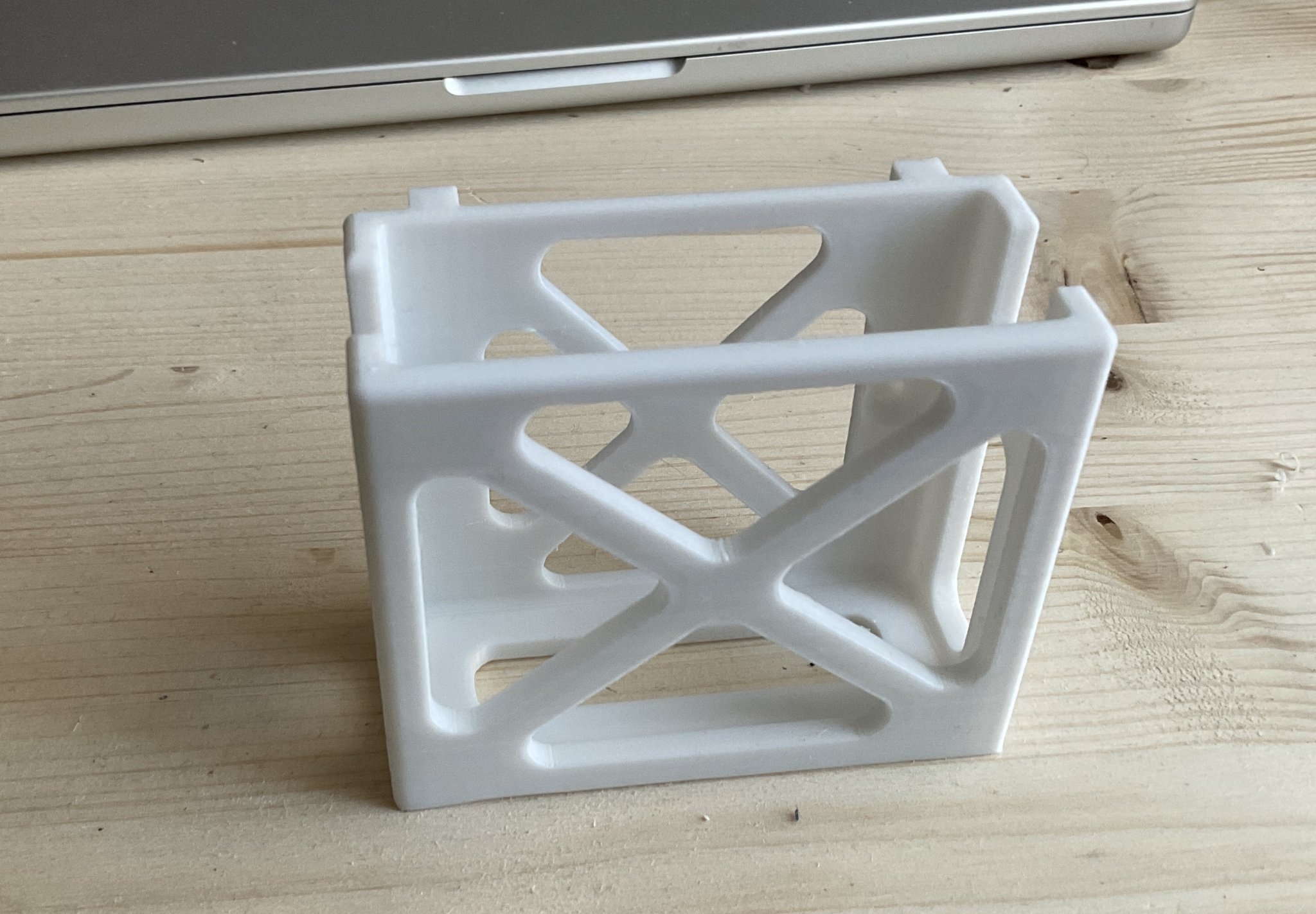 Giá đỡ gắn tường cho sạc MacBook Pro M1 67W