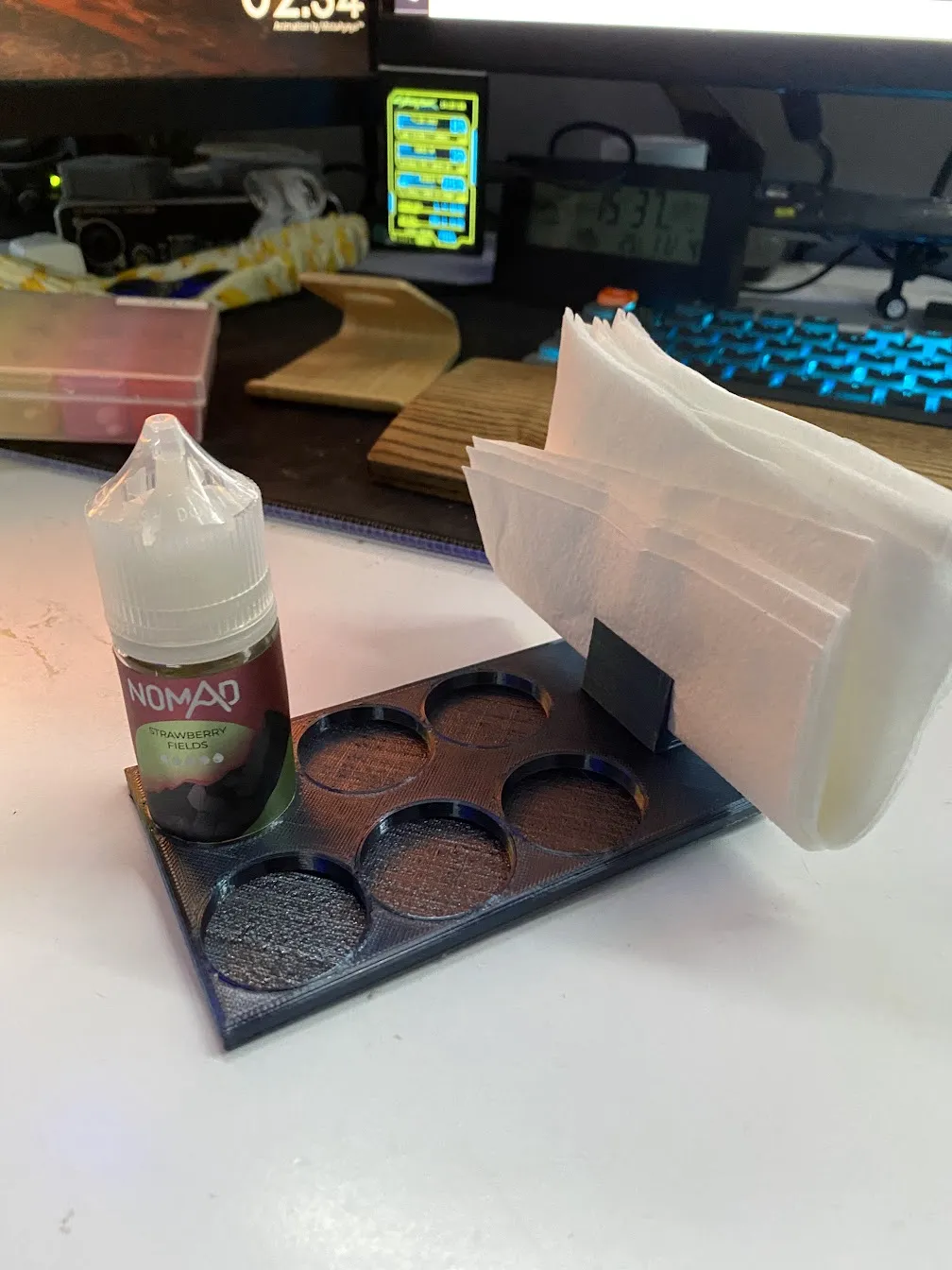 Giá đỡ chất lỏng vape 6 chai (30\60 ml) kèm giá đỡ khăn lau