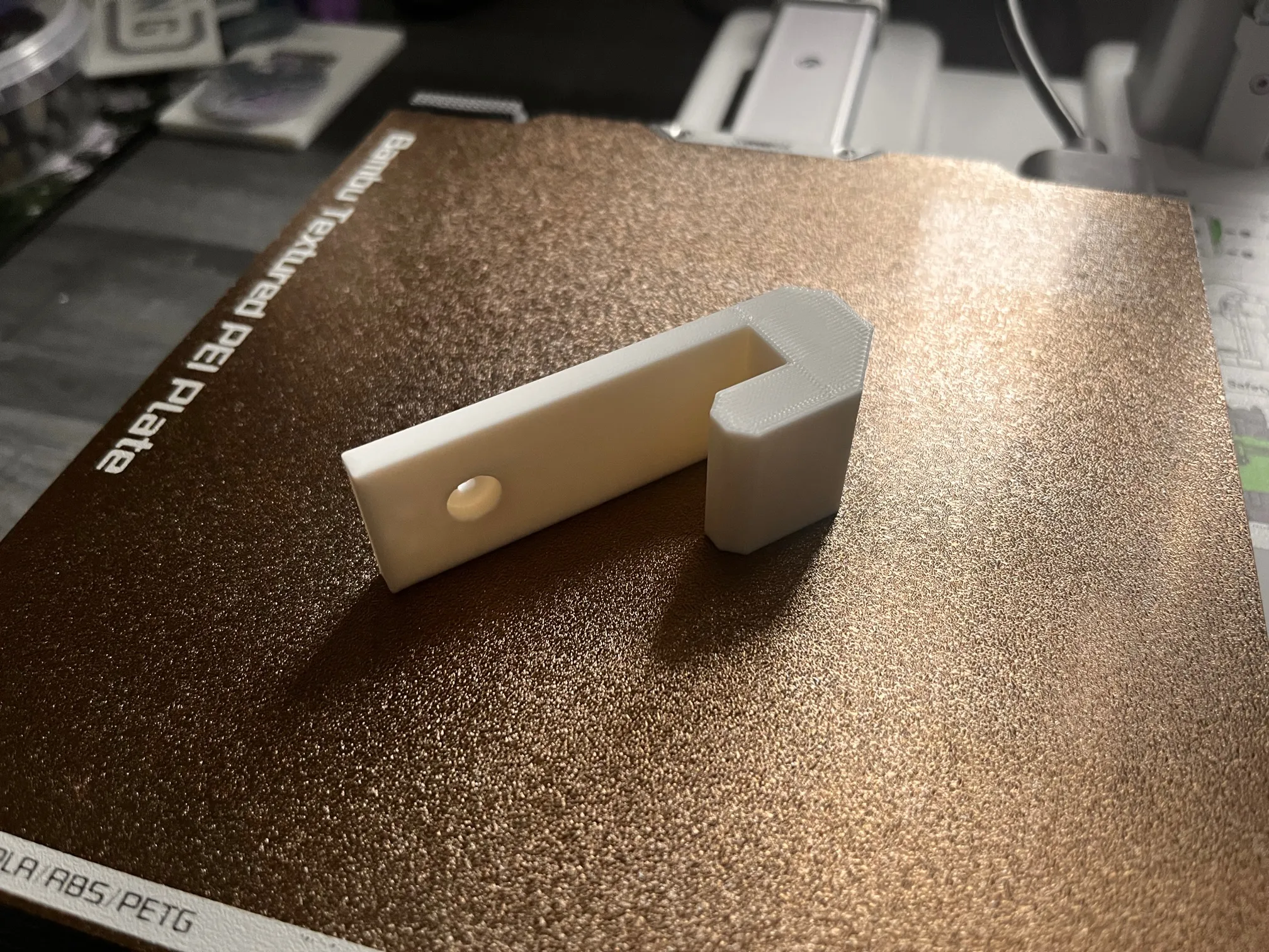 Móc treo khăn tắm có lỗ