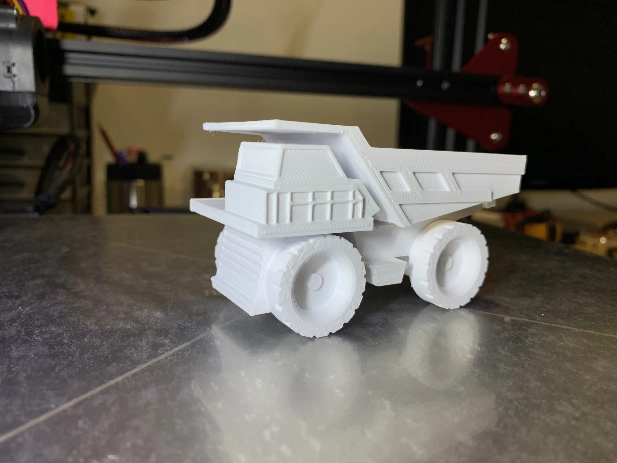 Xe tải ben in 3D với trục và khay xoay