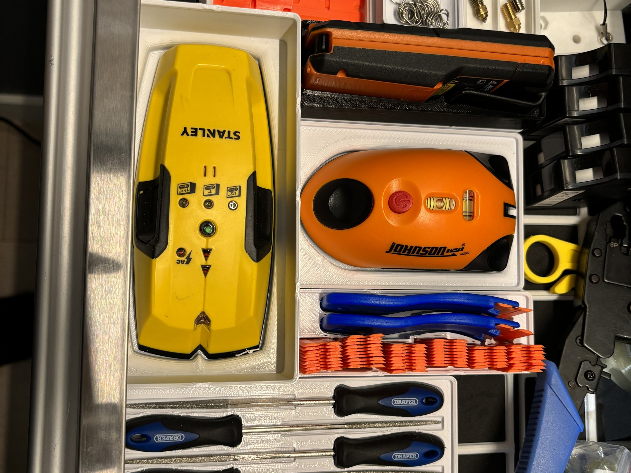 Giá đỡ Gridfinity cho máy dò Stud Stanley STHT77404