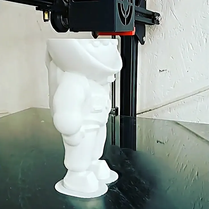 Phi hành gia Barney dễ thương trong không gian