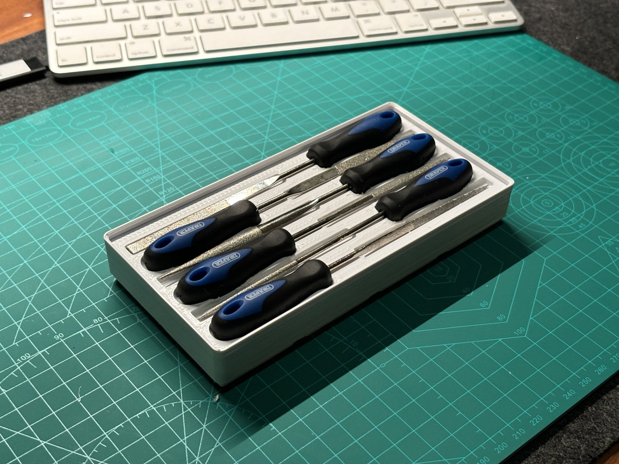 Giá đỡ bộ dụng cụ file kim Diamond Draper 6 món 4x2 Gridfinity