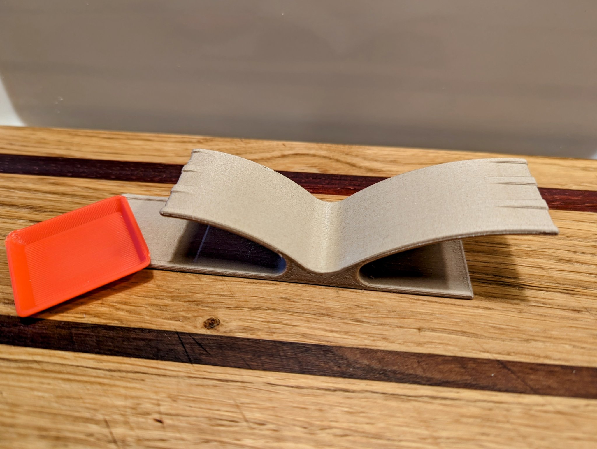 Giá đỡ cọ vẽ với khay tháo rời sang trọng