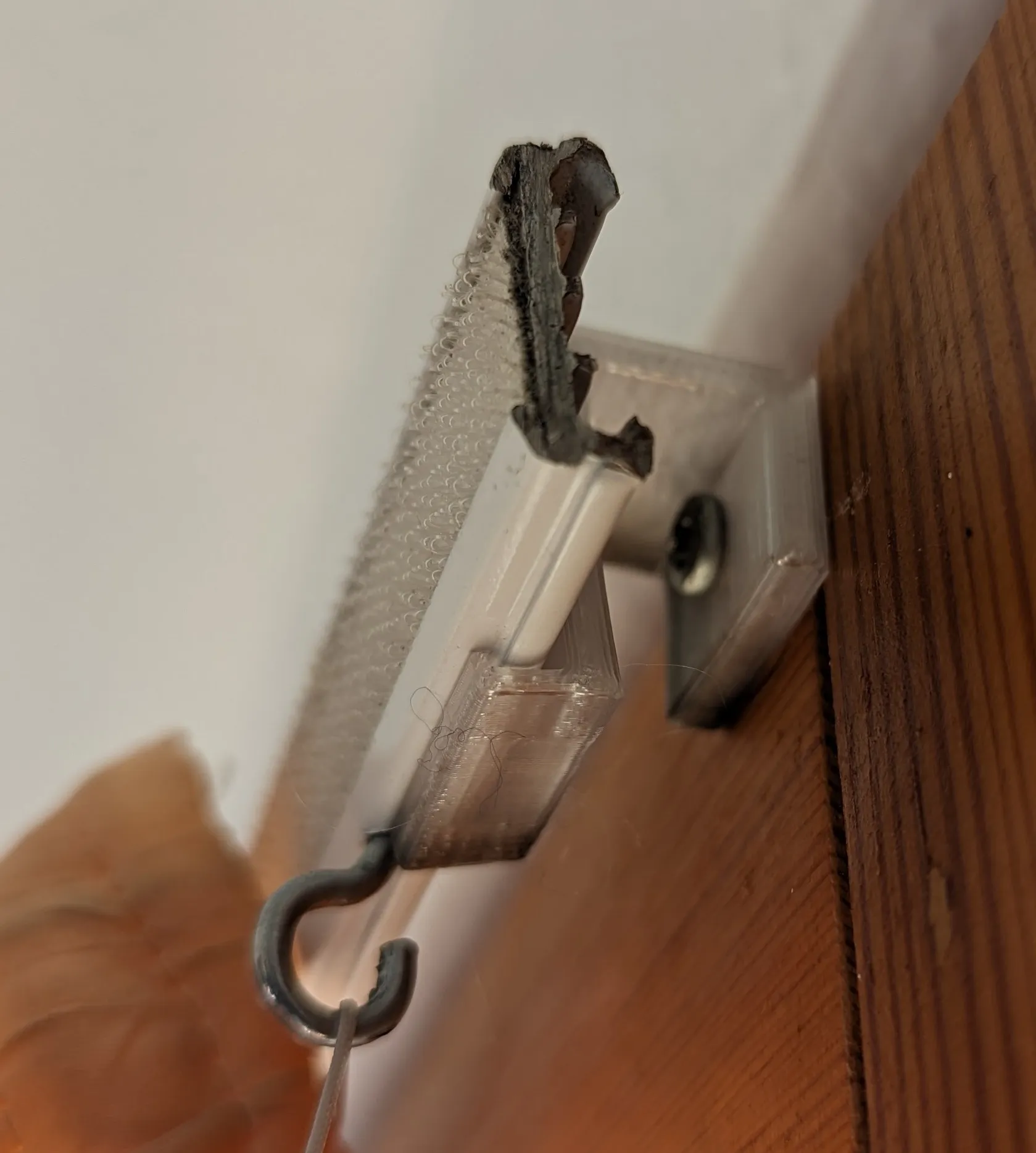 Giá đỡ rèm nhỏ gắn tường bằng PETG