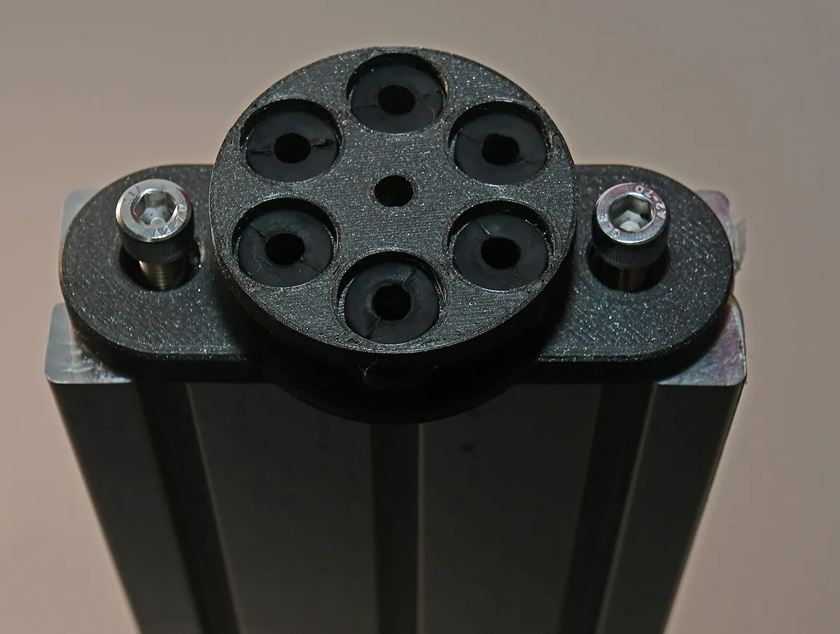 Giá đỡ cách ly cho Vive Tracker sử dụng trong mô phỏng VR