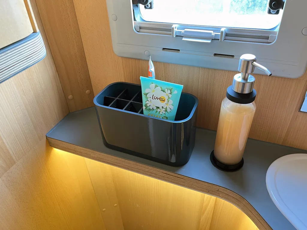 Giá đỡ rửa mặt có nam châm cho người cắm trại