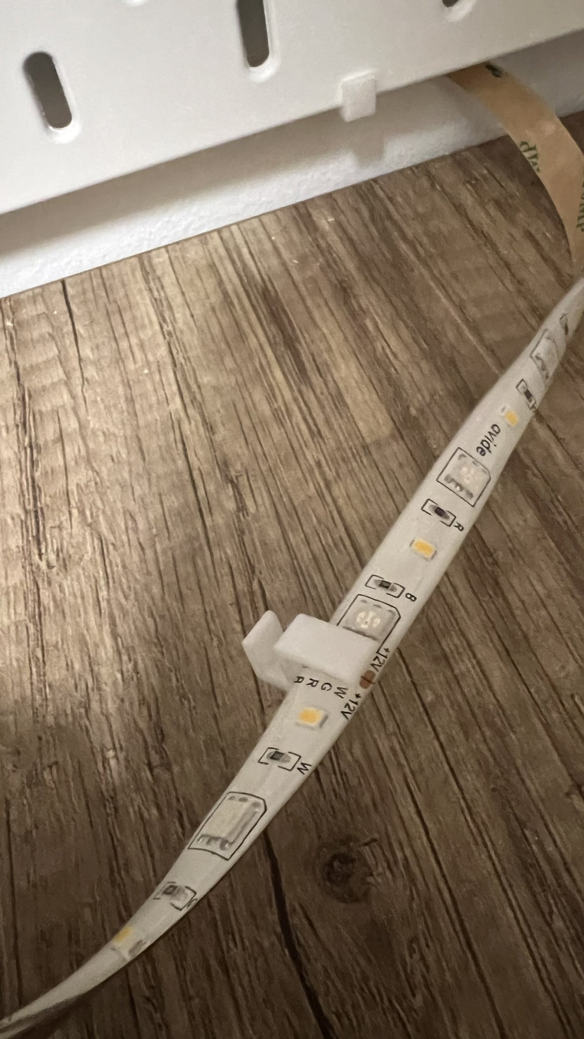 Giá đỡ đèn LED cho bảng IKEA Skadis