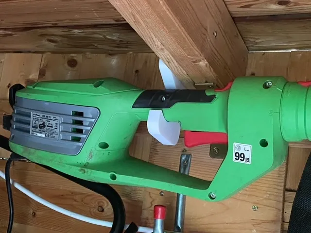 Haken treo cho máy cắt cỏ dài tay Parkside