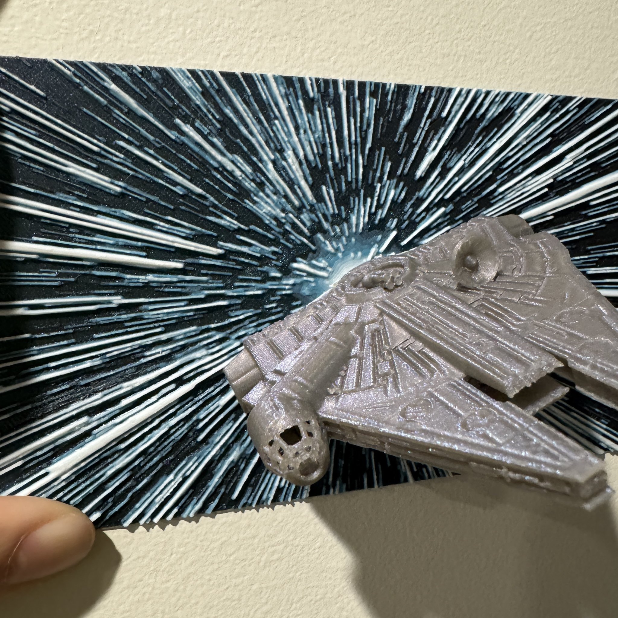 Chiếc Falcon Thiên Niên Kỷ in 3D phong cách Hueforge