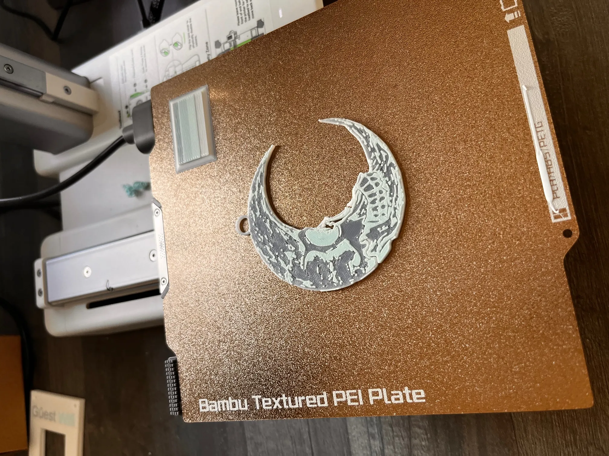 Mô hình trang trí mặt trăng hình đầu lâu