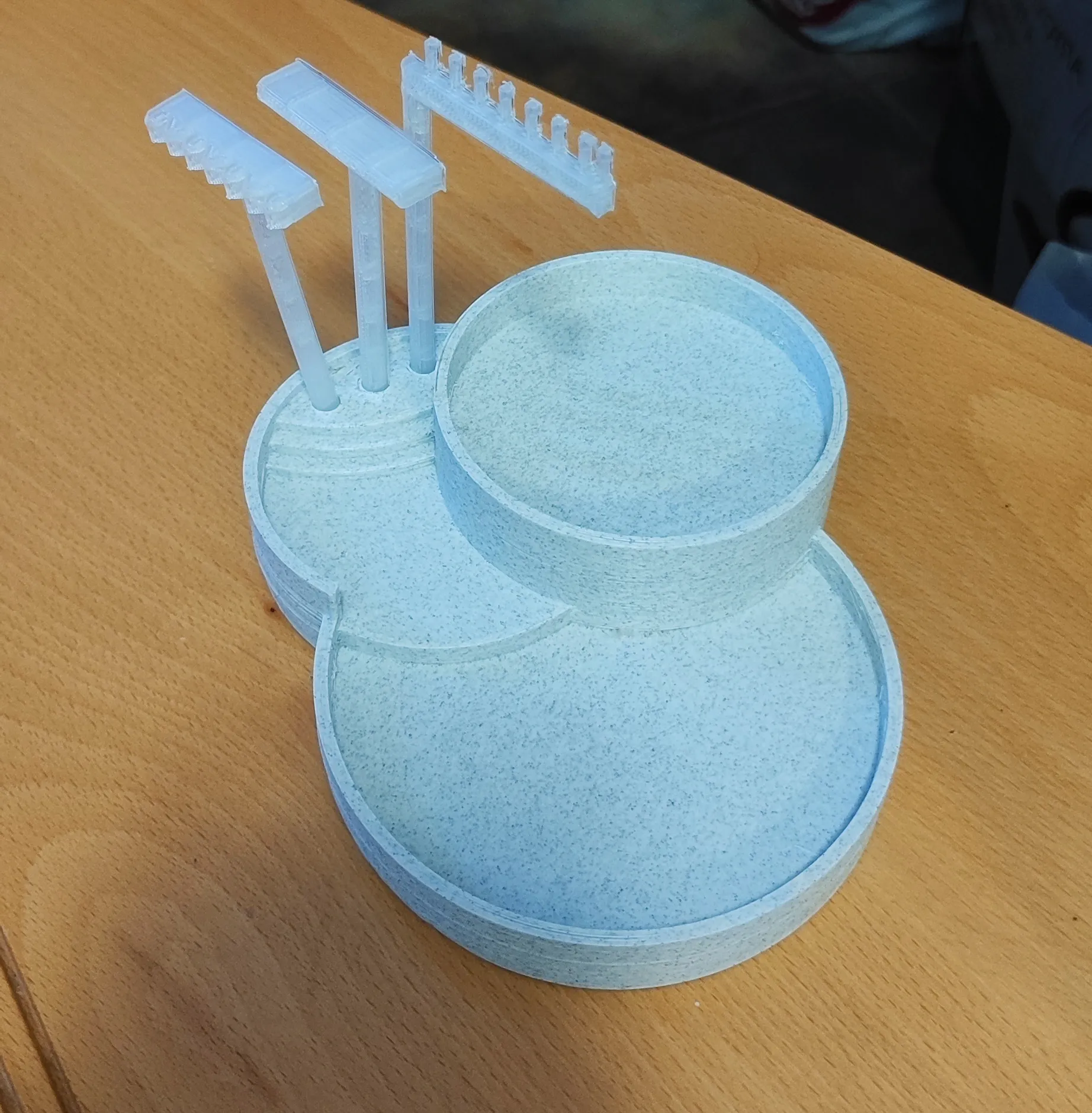 Vườn thiền với 3 cái cào cát