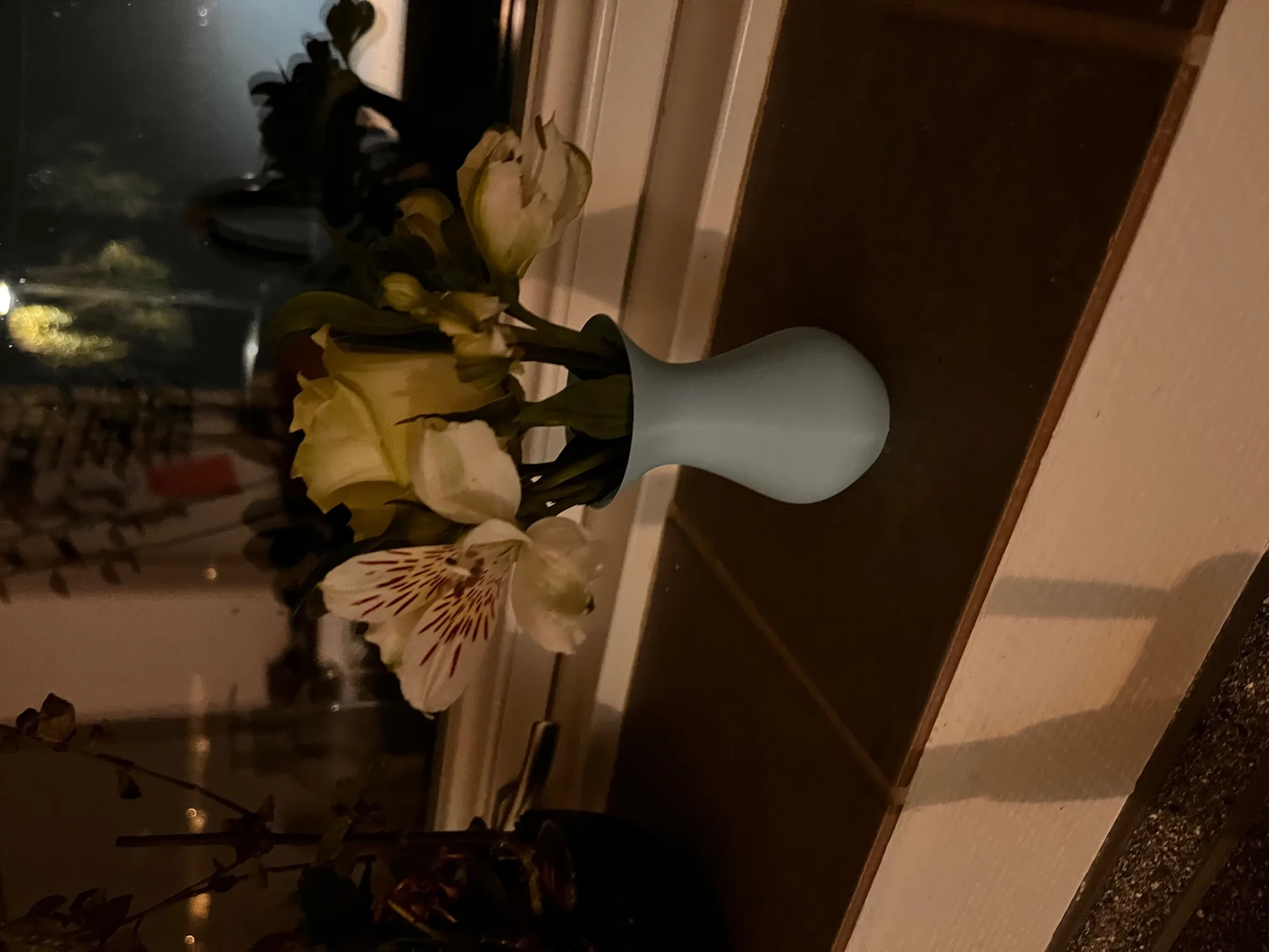 Bình hoa nhỏ chống nước