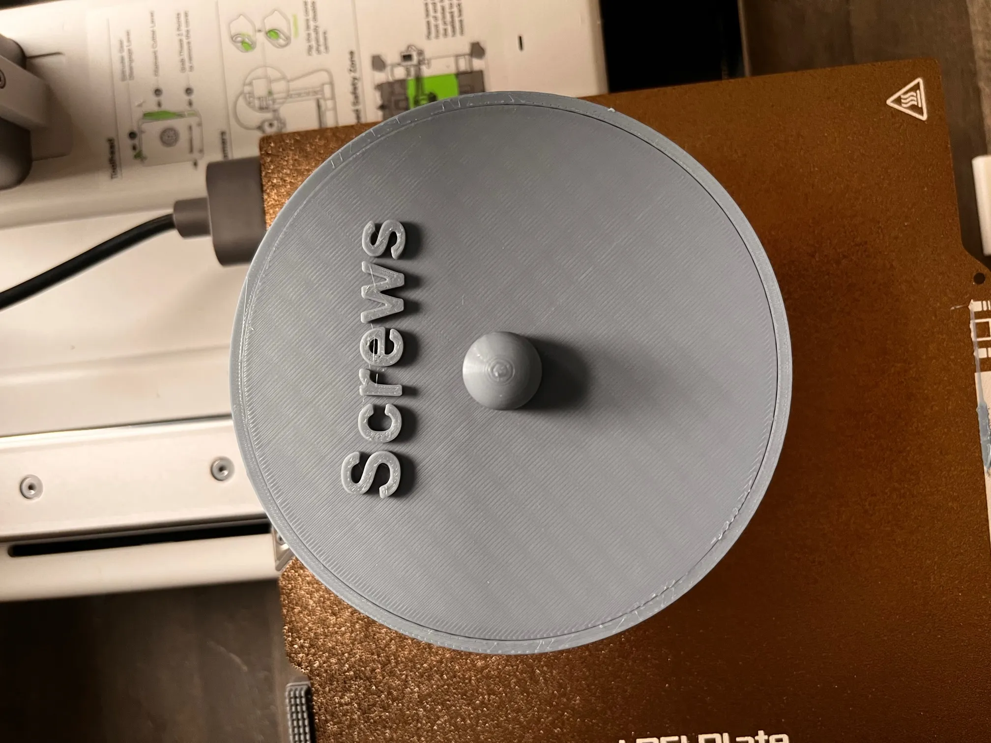 Thùng chứa vít chia tách với nắp đậy