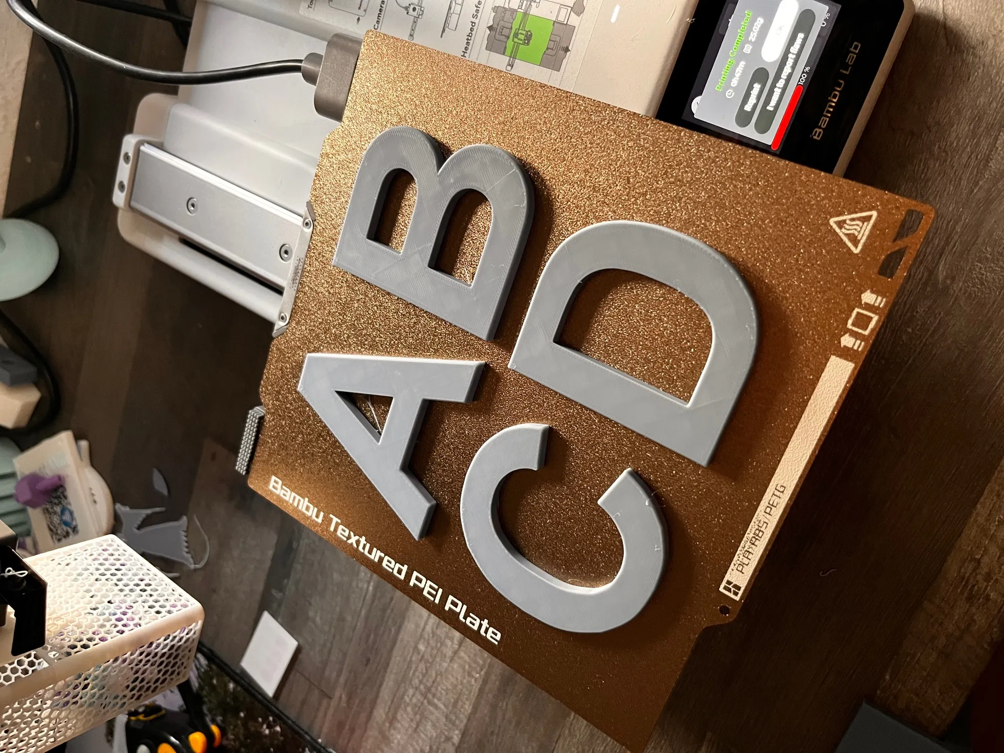 Tên chữ cái trang trí cho cửa và biển tên