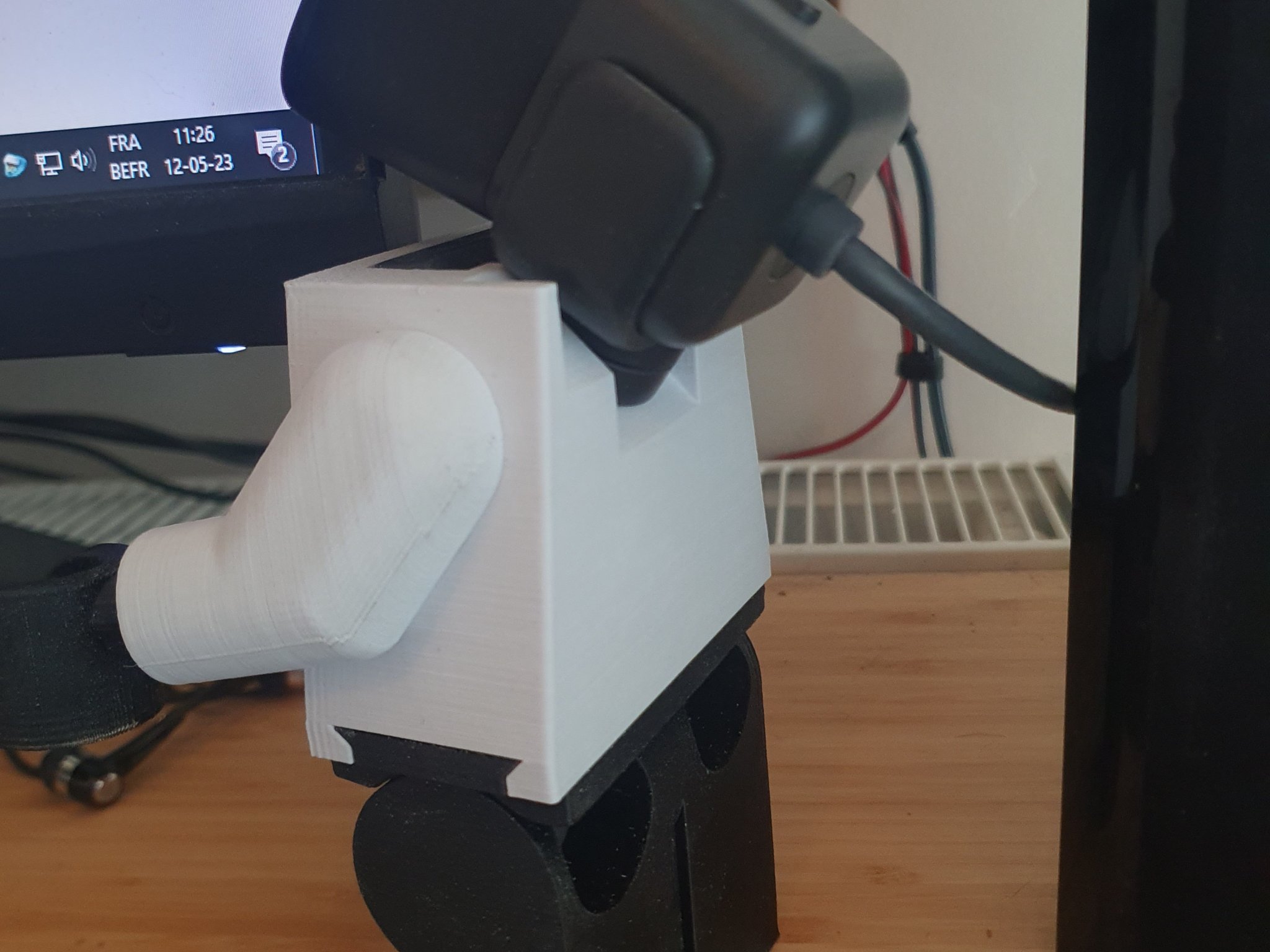 Giá đỡ webcam Logitech Streamcam dạng bipod