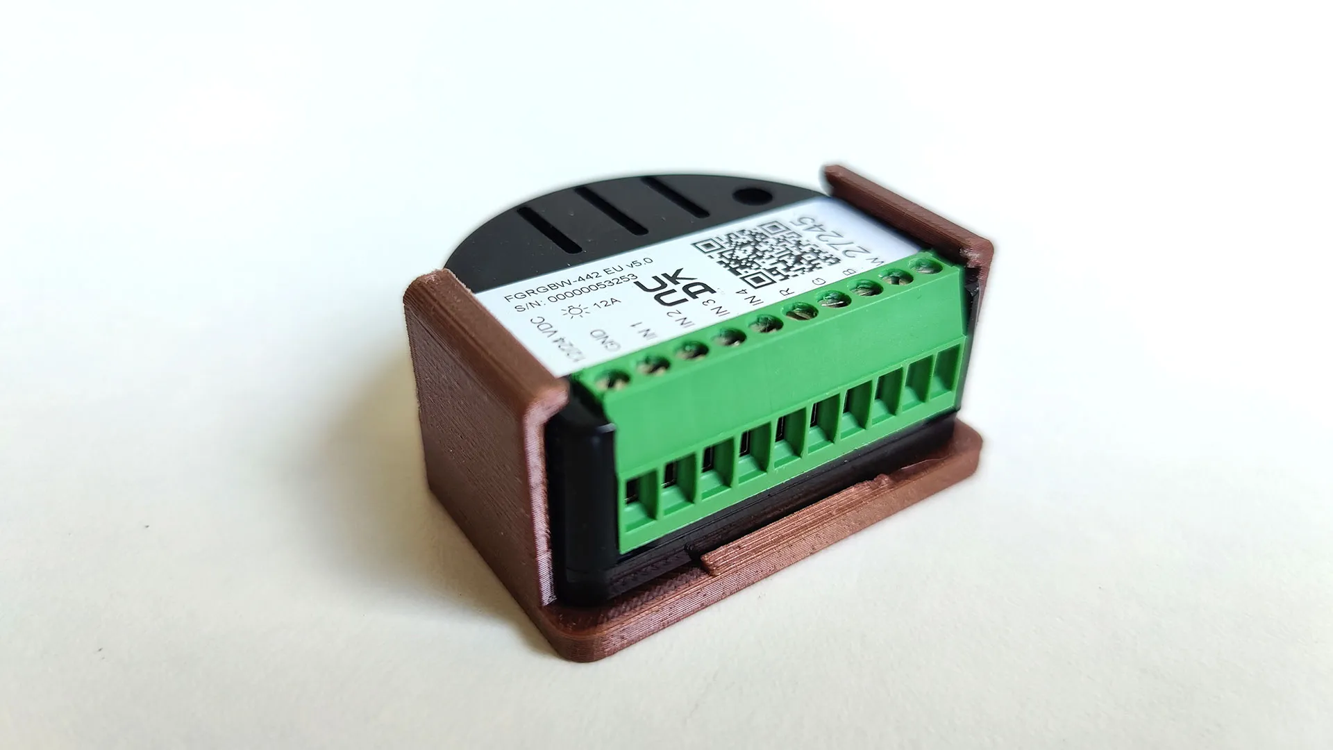 Giá đỡ cho thiết bị Fibaro gắn công tắc