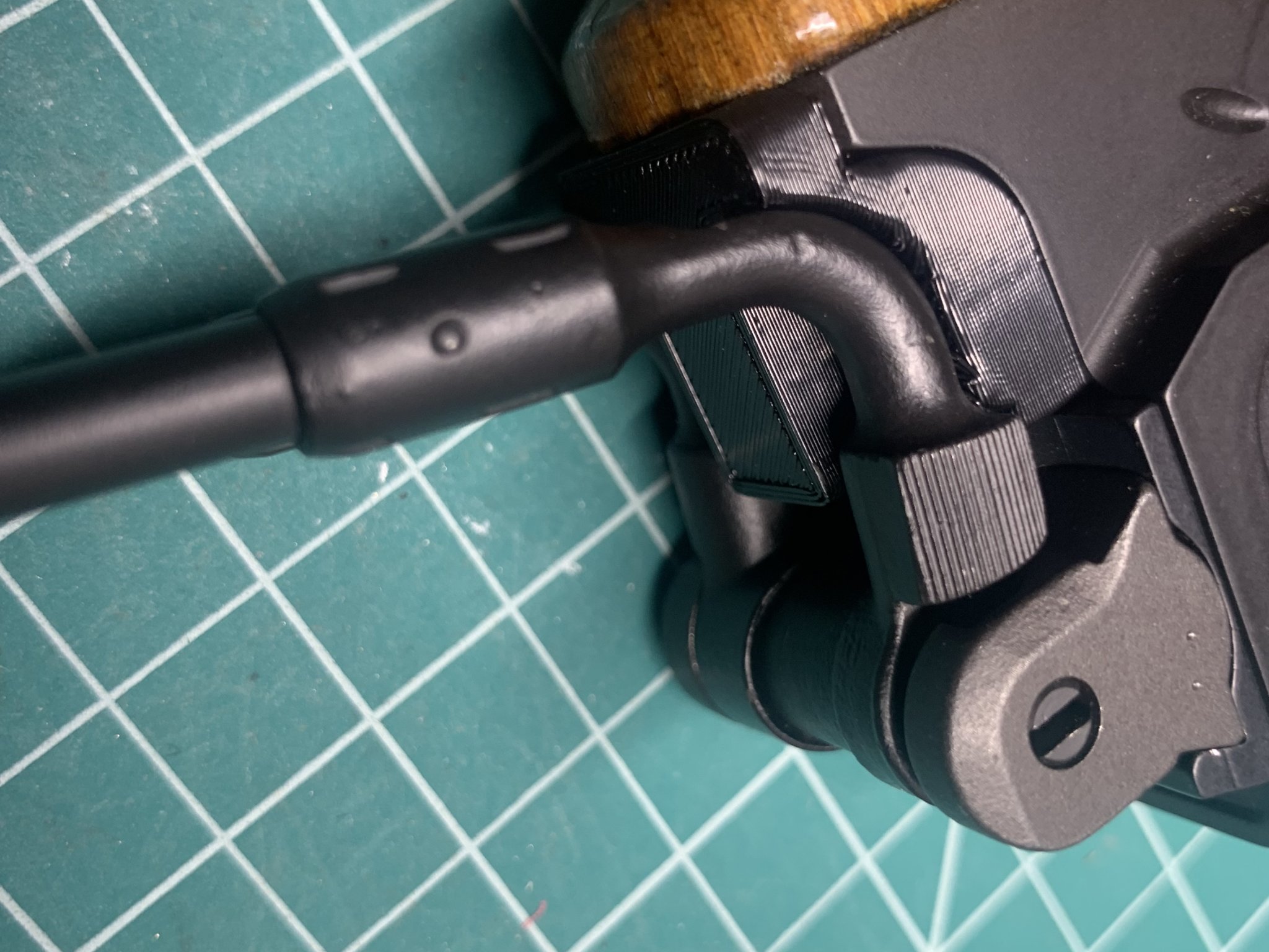 Phụ kiện chốt cho tay cầm VZ61 chống rung